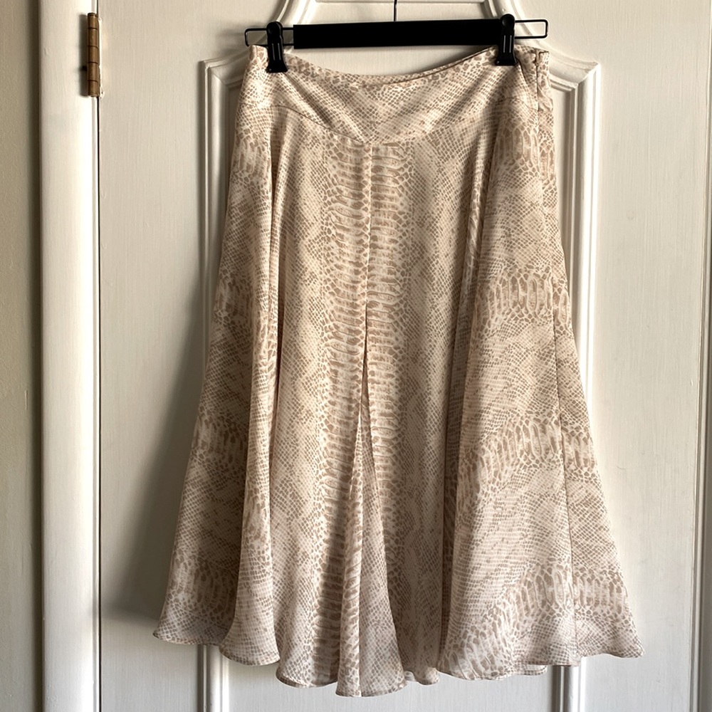 Ann Taylor flowing silky muted snakeskin pattern skirt. Like new.